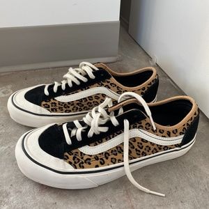 Leopard print ultracush Vans sneakers